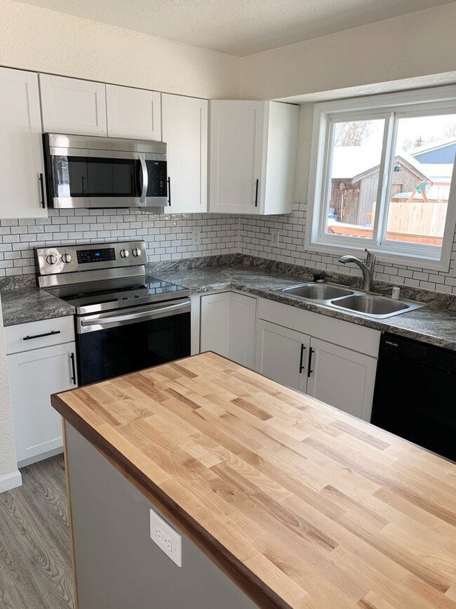 6900 - 6900 Apartment
