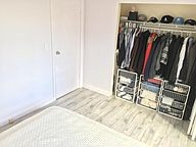 Building Photo - Beautiful, Bright and Spacious Condo near ...