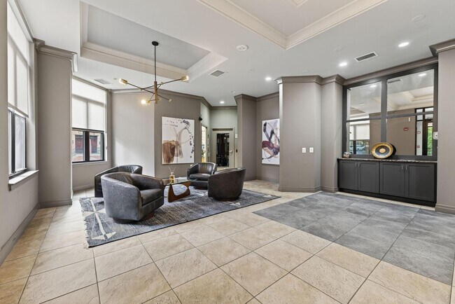 Foto del edificio - 2220 Fairfax Dr