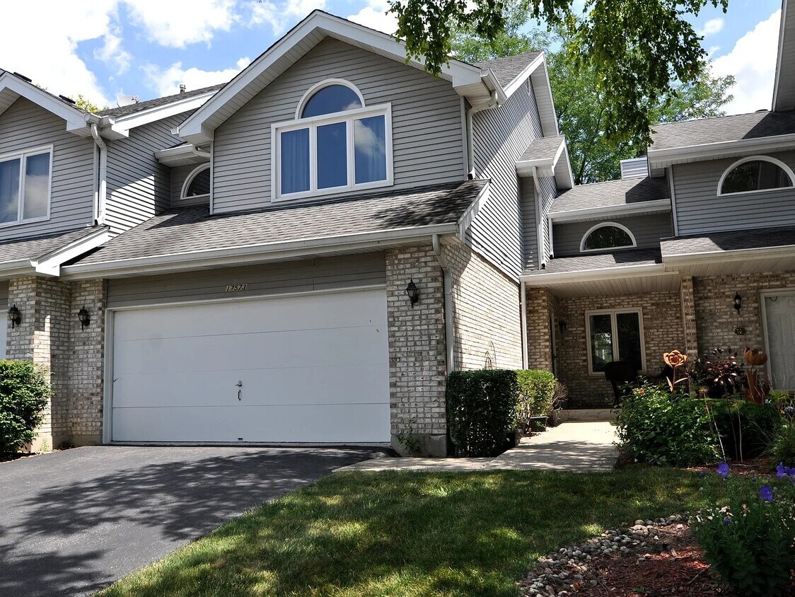 Foto principal - 17573 Pheasant Dr