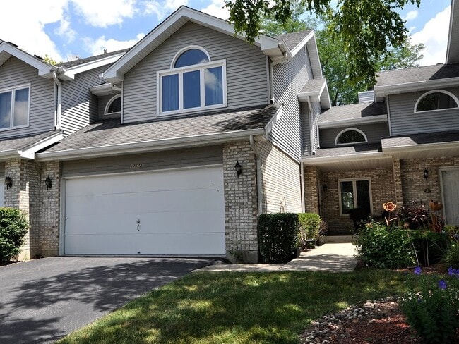 Building Photo - 17573 Pheasant Dr