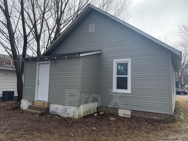 Foto del edificio - 717 E 10th St