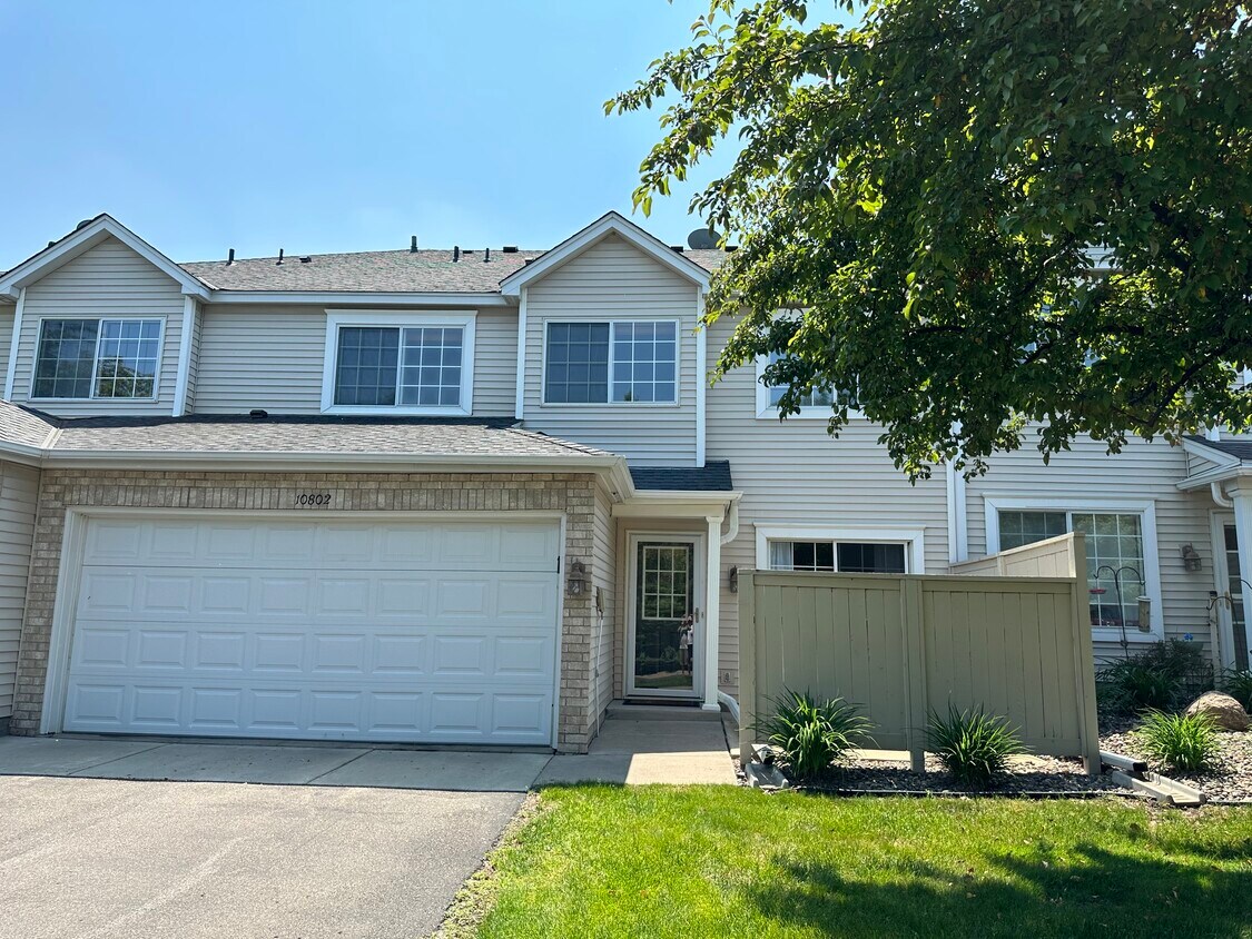 10802 Lexington Dr, Eden Prairie, MN 55344 Townhome Rentals in Eden