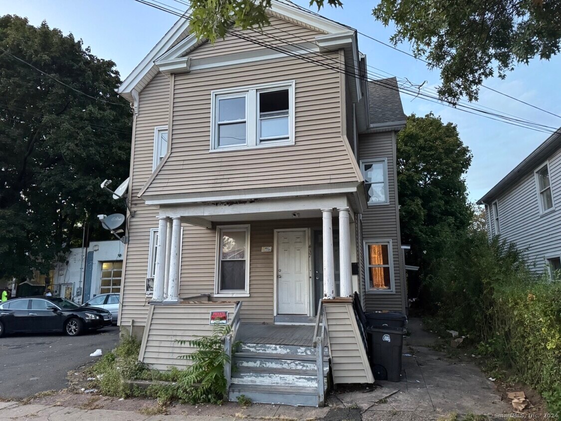 Primary Photo - 437 Columbus Ave