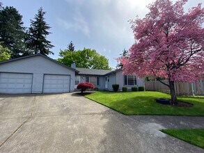 Building Photo - 3042-3044-3044 SW Laura Ct