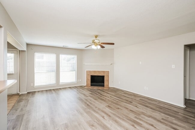 Foto del edificio - 12910 Hunters Field Ln