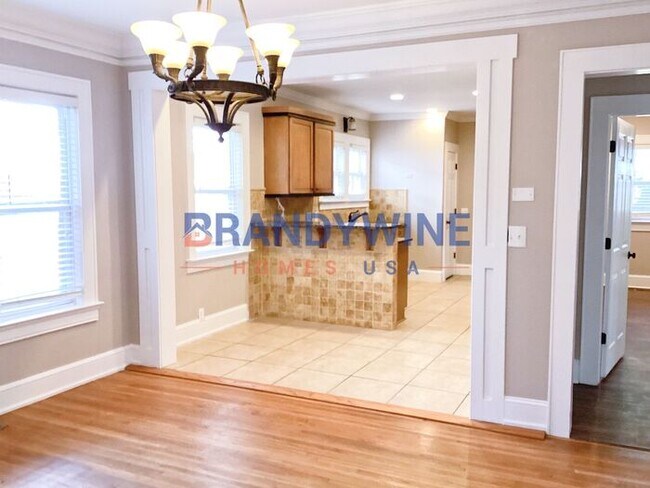 Building Photo - MOVE IN BY DECEMBER 24th AND RECEIVE $1000...