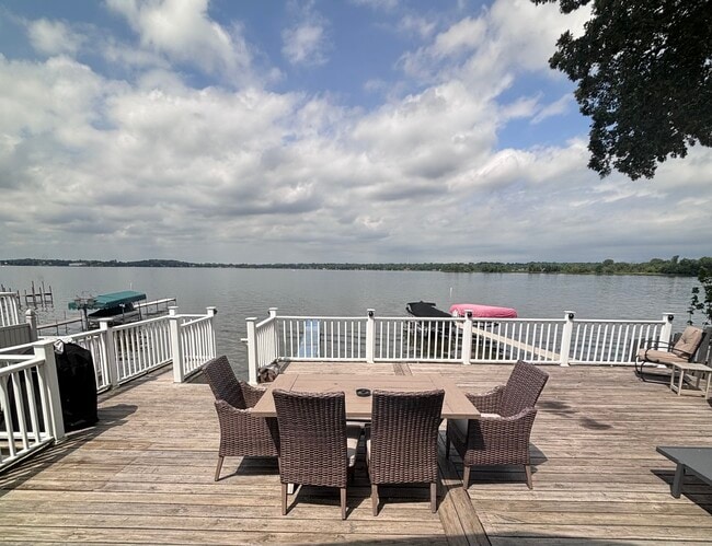 Deck - 4 N Pistakee Lake Rd