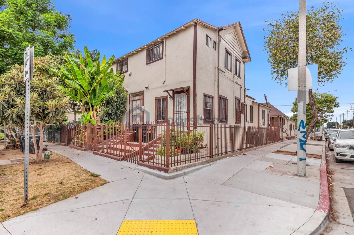 Foto principal - 1251 E 59th Pl