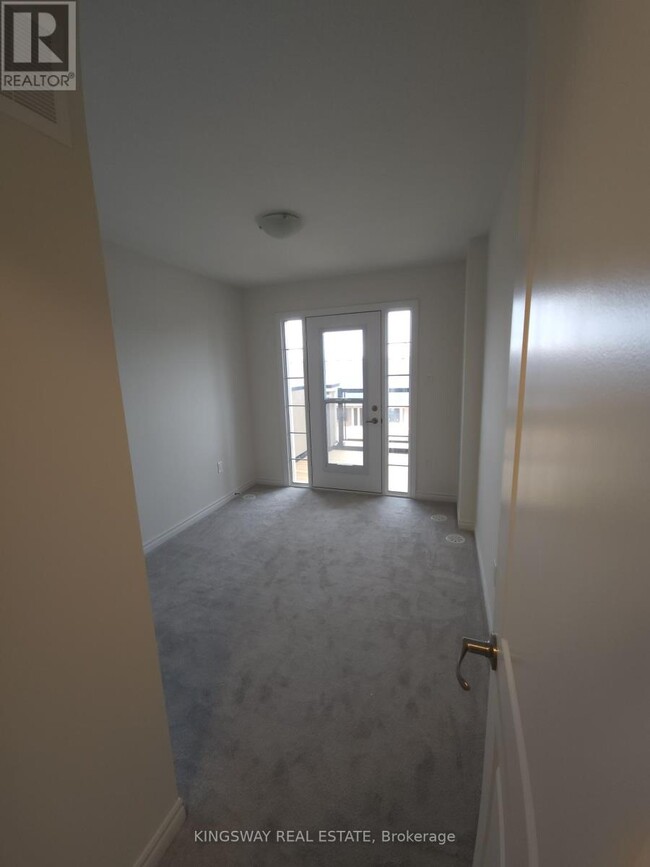 Building Photo - 305-305 Garner Rd W