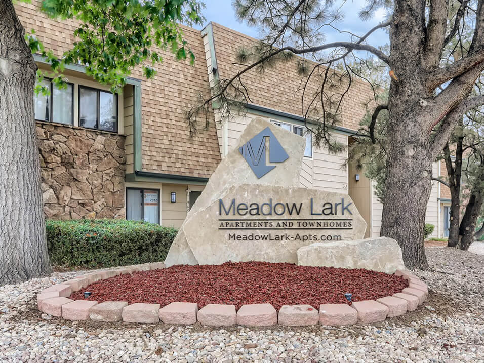 ¡Programe una visita! - Meadow Lark Apartments