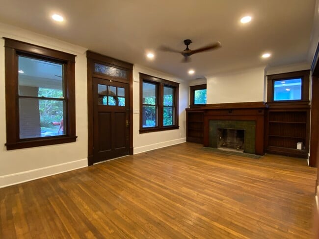 Living room with Craftsman style features - 327 N Willett St