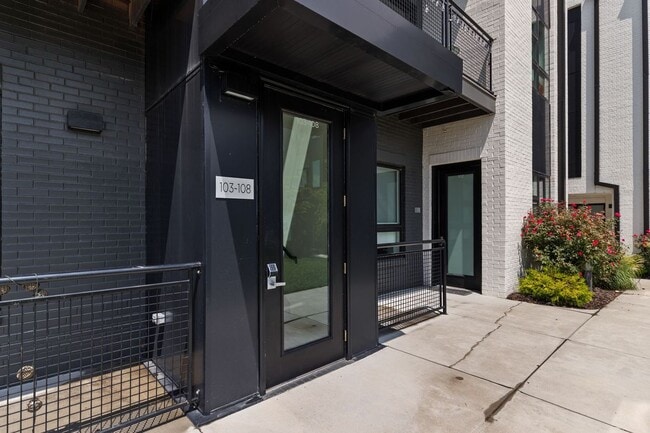 Building Photo - 542 Southgate Ave