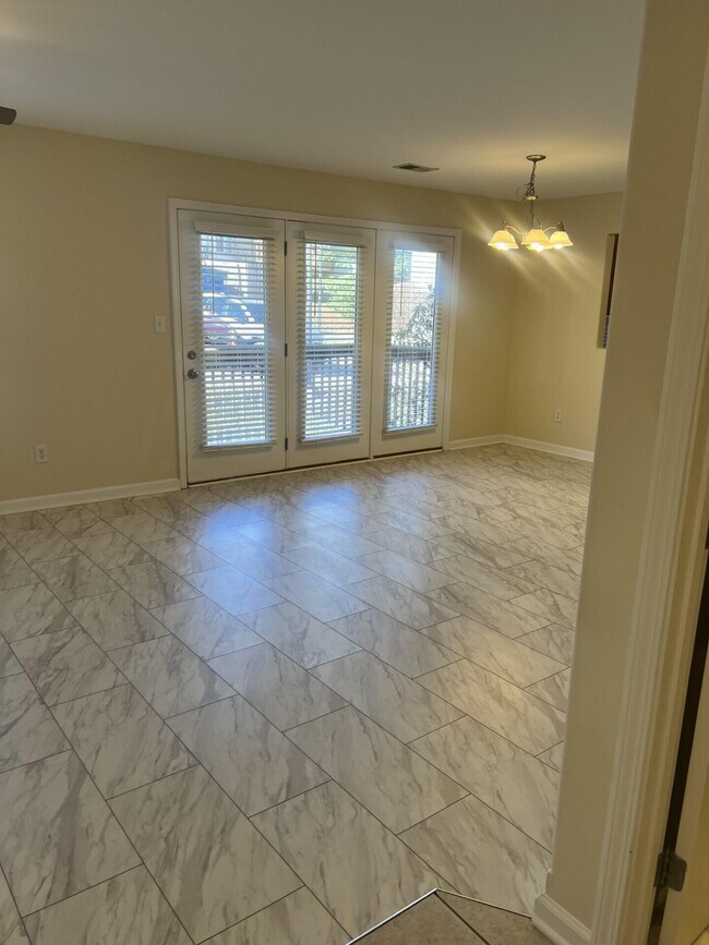 Building Photo - 857 Malabu Dr