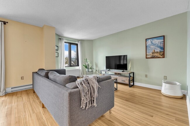 Building Photo - 259 Rue Champlain