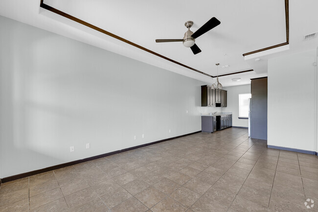 Building Photo - 801 E Daffodil