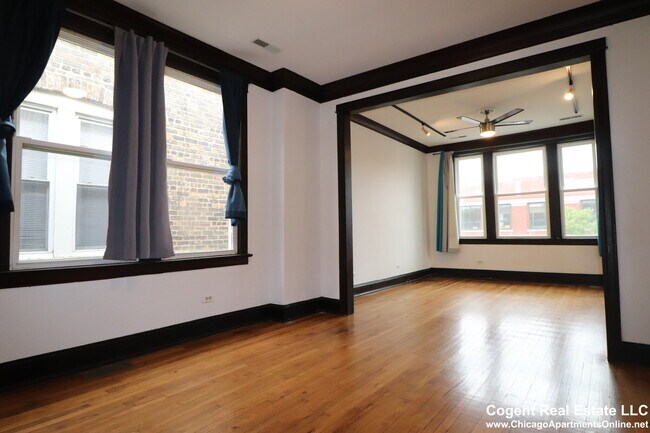 Foto del edificio - 4223 N Elston Ave