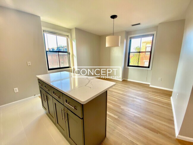 Foto del edificio - 151 W Brookline St