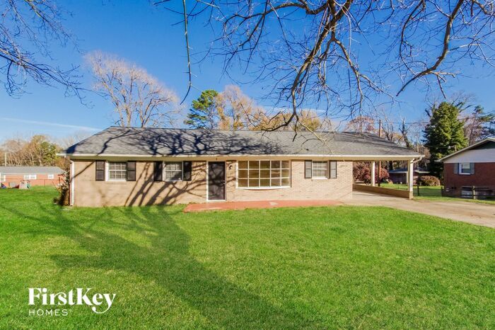 Primary Photo - 8 Spruce Pine Dr