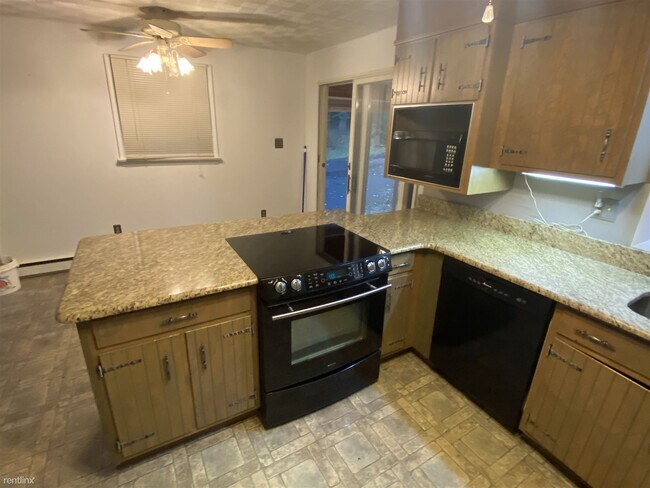 Building Photo - 2 br, 2 bath House - 736 Chestnut Street