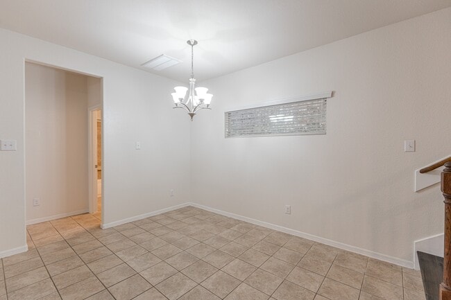 Building Photo - 13527 Vista De Oro St