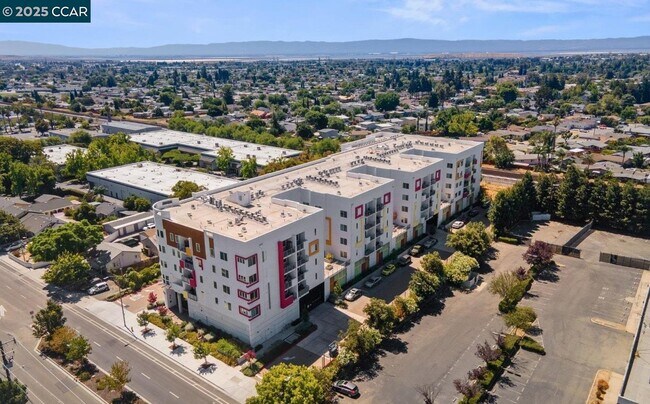 Foto del edificio - 42111 Osgood Rd