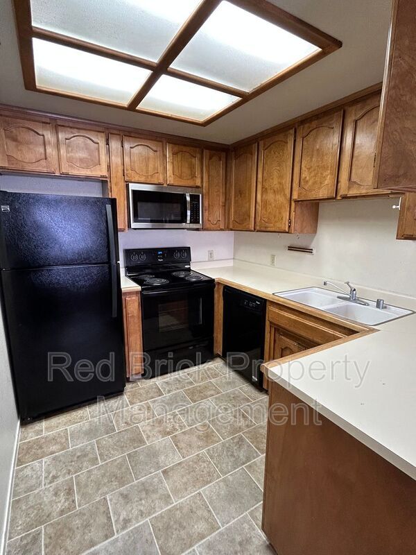 Foto del edificio - 1711 Elayne Dr