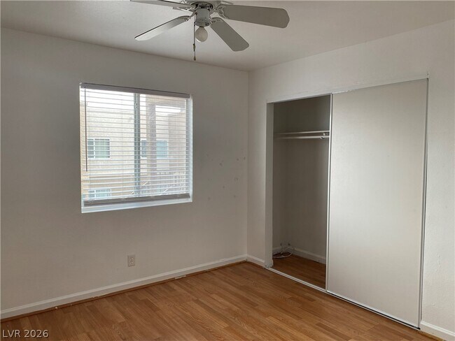 Foto del edificio - 1662 N Lamont St