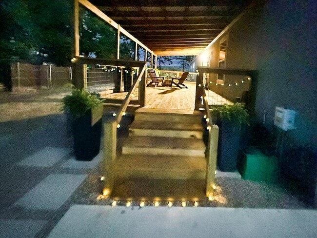 Foto del edificio - 409 Willow Dr