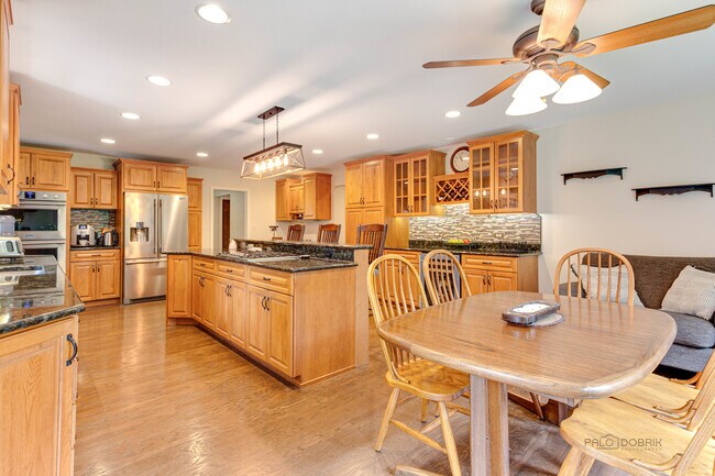 Foto del edificio - 501 N Maple St