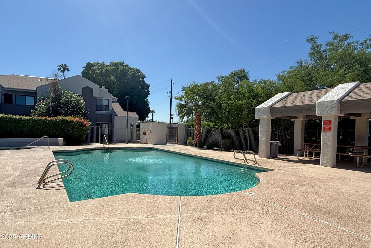 Foto principal - 9439 N 59th Ave