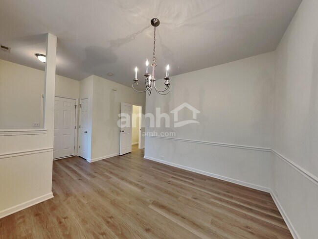 Foto del edificio - 817 Redland Dr