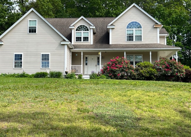 Building Photo - 10 Keneson St