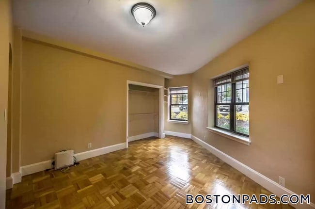 Foto del edificio - 2 Elmwood Ave