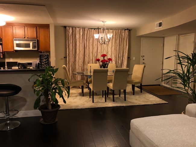 Foto del edificio - 1430 Colby Ave