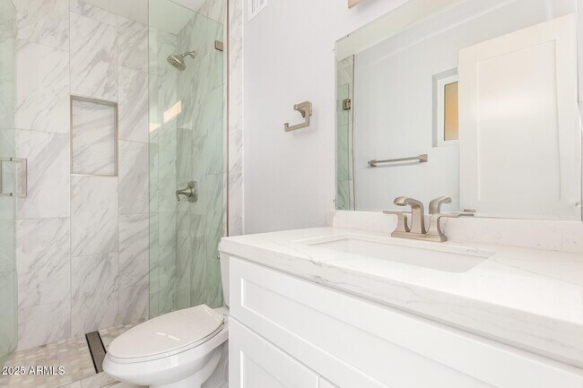 Foto del edificio - 4302 N 80th Ln