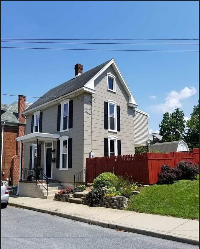 111 Harrison Ave, Waynesboro, PA 17268 House Rental in Waynesboro, PA