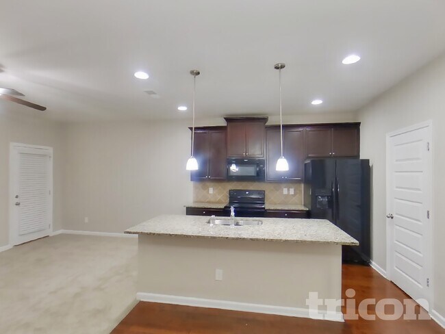 Foto del edificio - 394 Lossie Ln