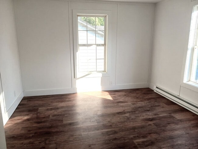 Building Photo - Renovated One Bedroom House for Rent in La...