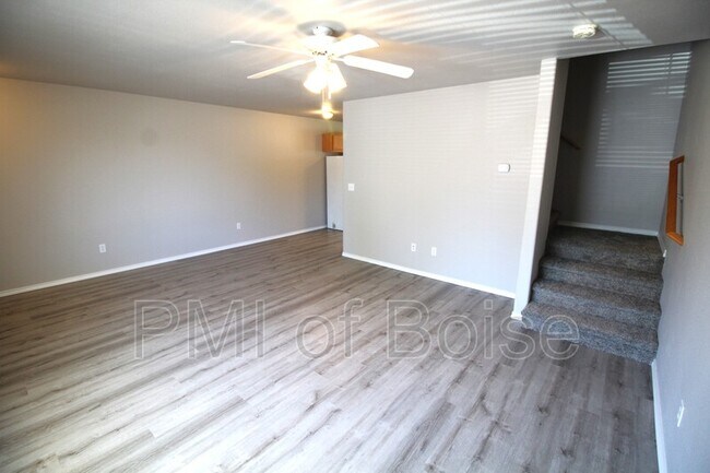 Foto del edificio - 1031 E Iowa Ave