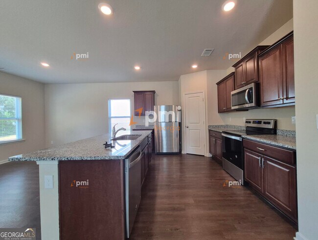 Foto del edificio - 122 Innis Brk Cir SW