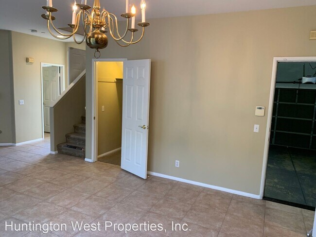 Building Photo - 4 br, 2.5 bath House - 6221 Villa Ryan Way