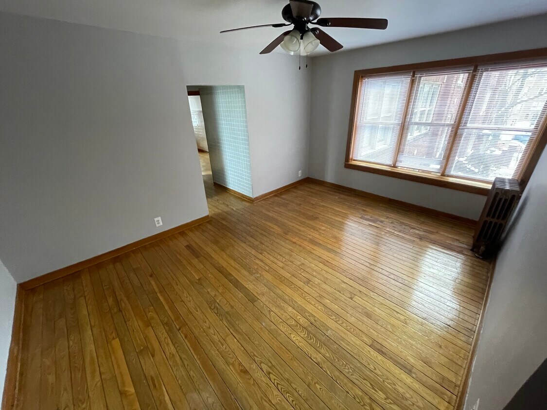 Primary Photo - 5041 N Springfield Ave