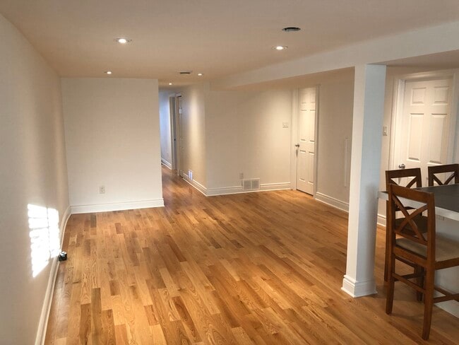 Building Photo - 2-bedroom in Gloucester