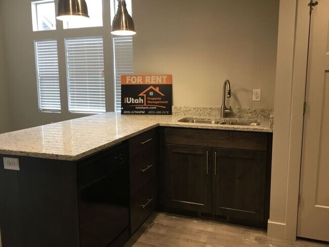 Building Photo - Brand NEW! 2 Bdrm 2 1/2 Bth 2 Car Garage. ...