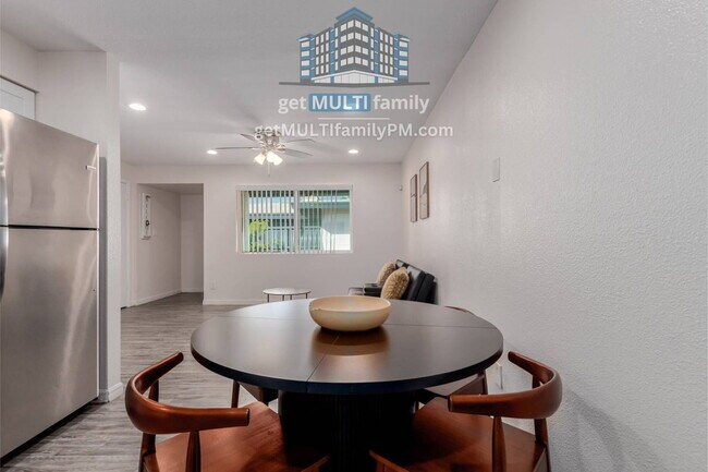 Foto del edificio - 515 W Pebble Beach Dr