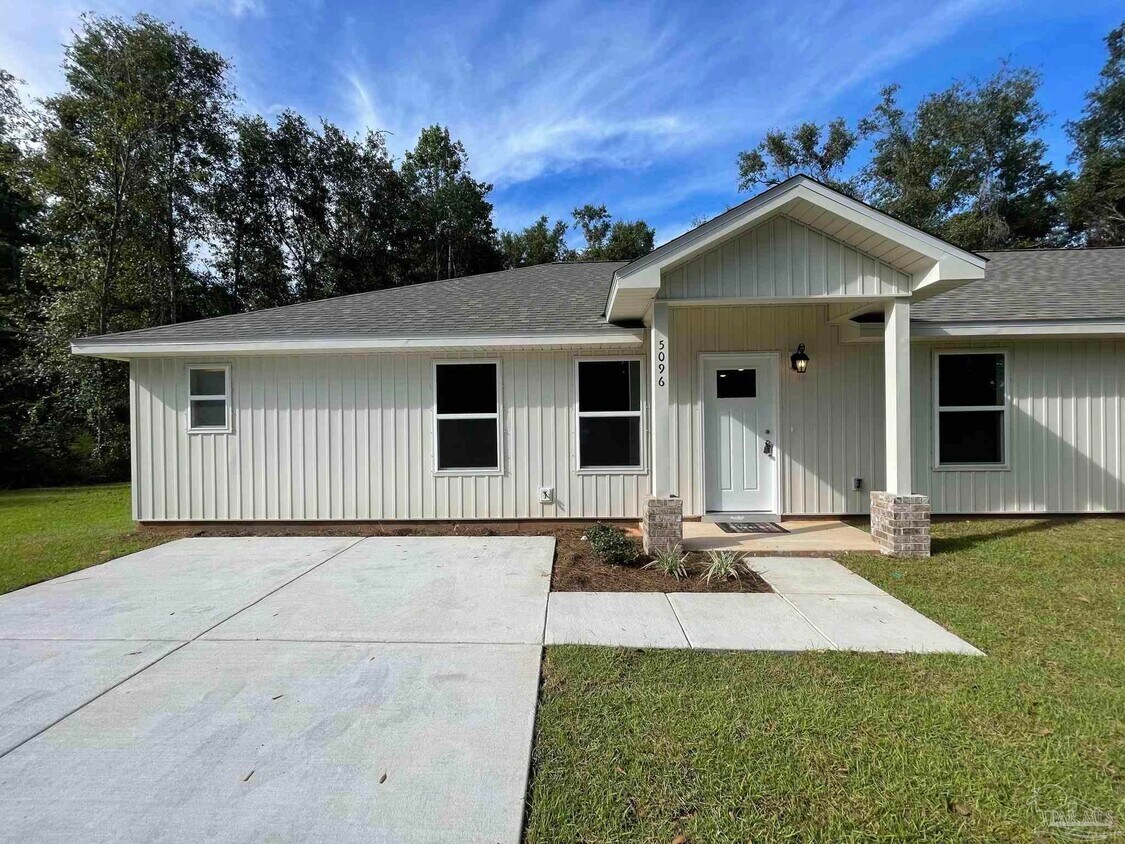 5096 Susan St, Milton, FL 32570 House Rental in Milton, FL