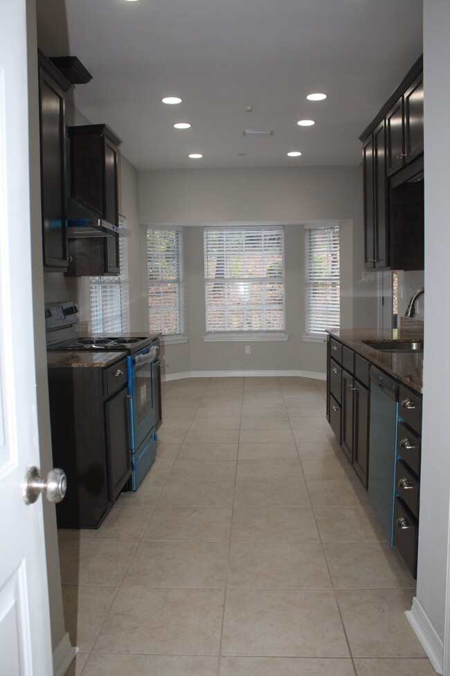 Foto del edificio - 169 Fairway Dr