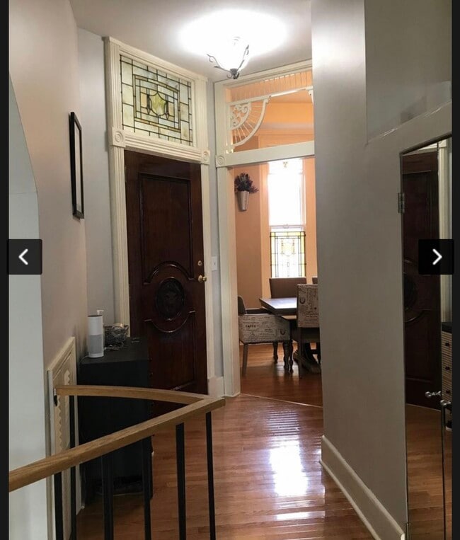 Entry way - 66 Elm St