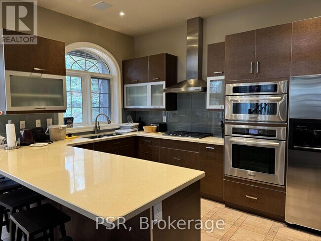 Photo du bâtiment - 153 Grand Cypress Ln